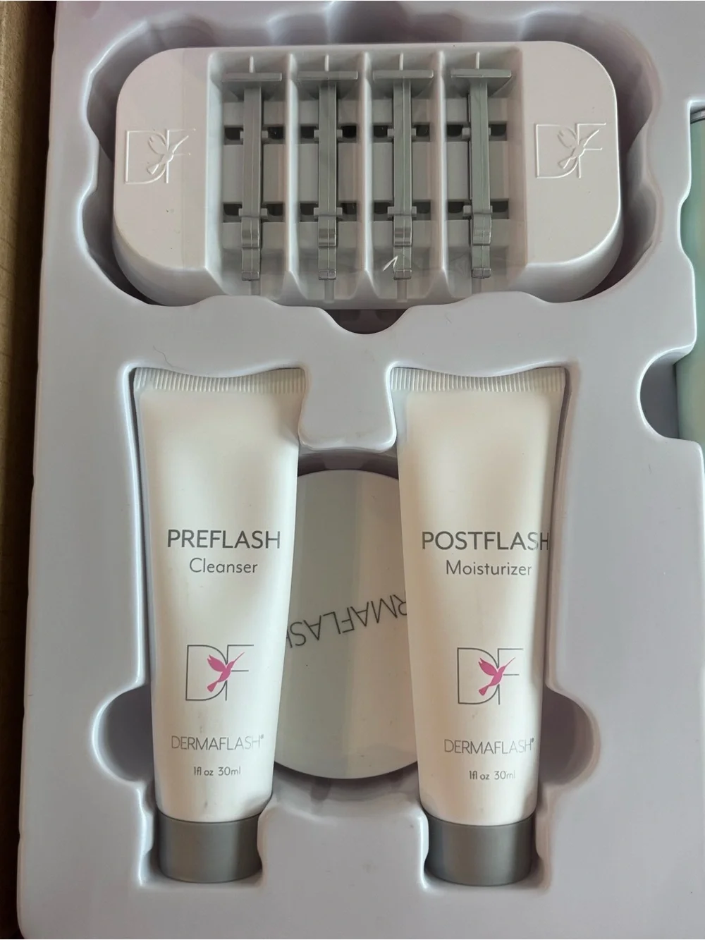 DERMAFLASH Luxe 2.0 Sonic Dermaplaning Device Kit NIB Mint Green